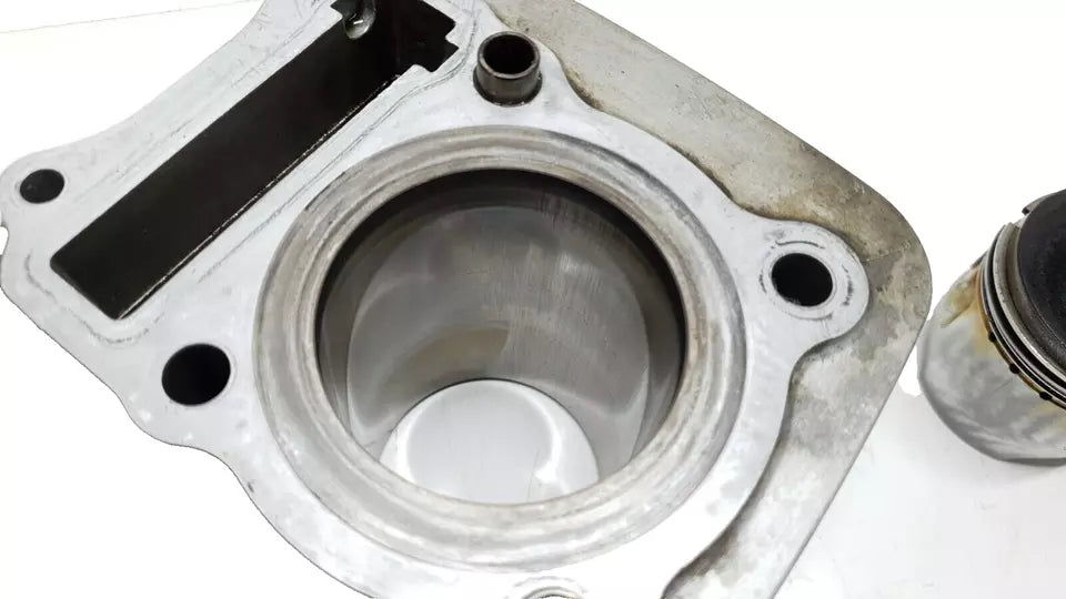Cylindre & piston 57mm Suzuki 125 DR 1985 Réf : 11210-05211-0F0
