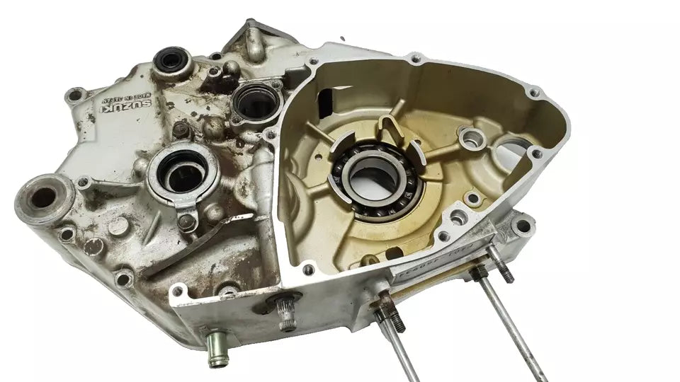 Carter moteur central gauche Suzuki GN 125 2001 Réf: 11300-05303-000