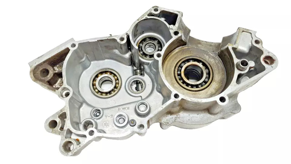 Carter moteur central gauche Yamaha DT125LC 1987 n°12 Réf : 10V-15111-01-00
