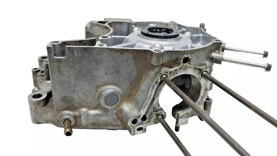Carter moteur central G Honda CM 125 Custom 1987 Réf : 11200-KC2-000