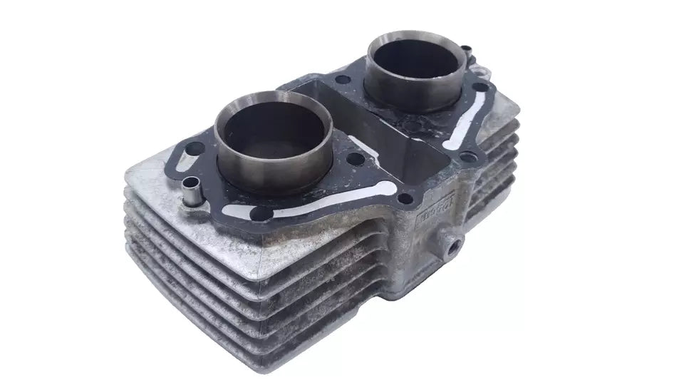 Cylindre & pistons 44mm Honda CB 125 T 1980 n°2 Réf : 12100-399-000