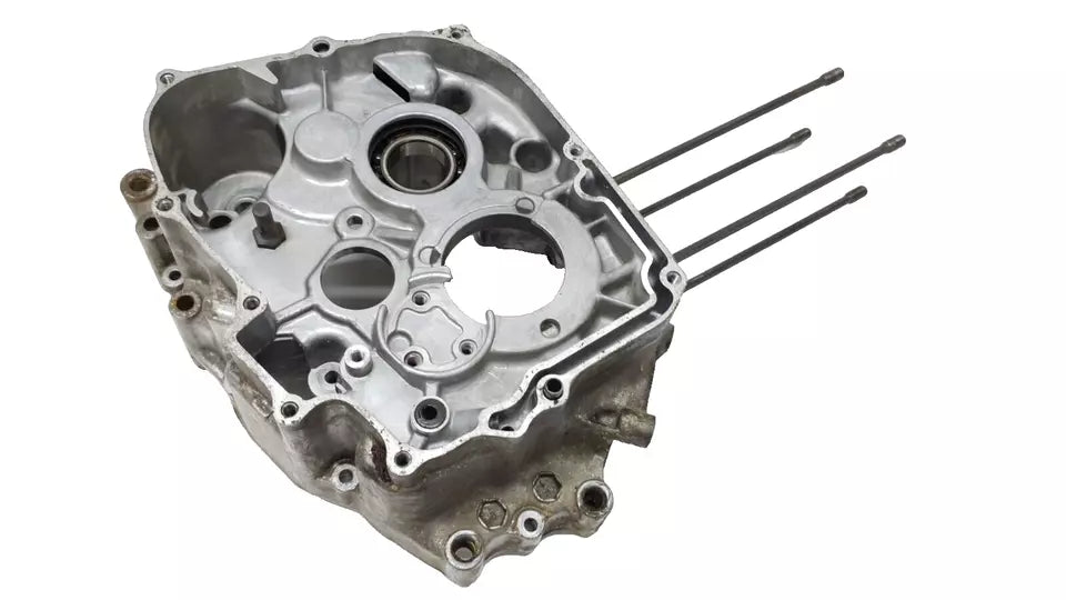 Carter moteur central droit Honda CB125T 1978 n°2 Réf: 11100-399-000