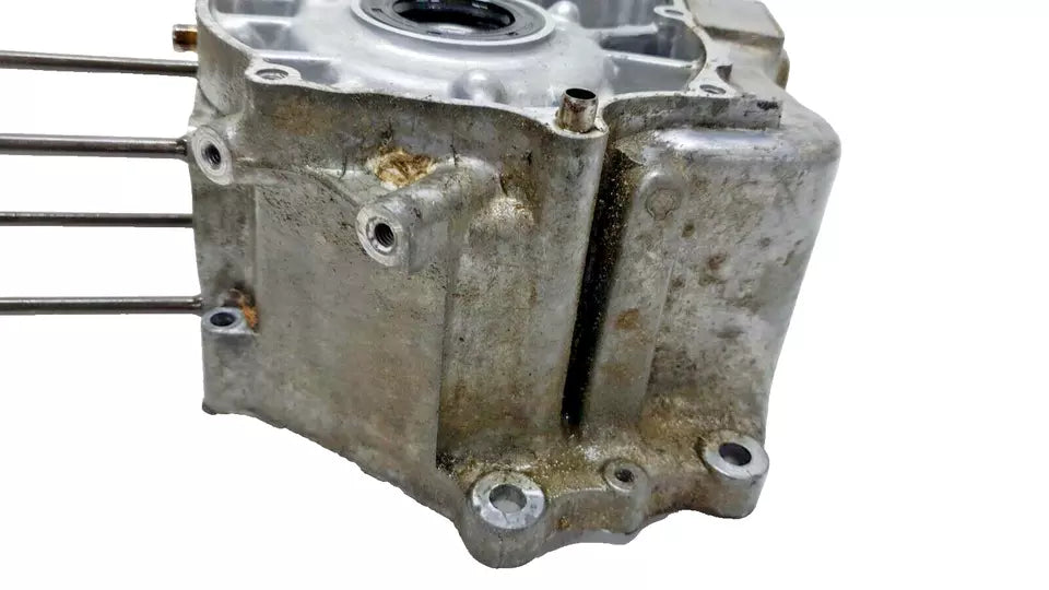 Carter moteur central gauche Honda CM 125 T 1978-1981 Réf : 11200-399-000