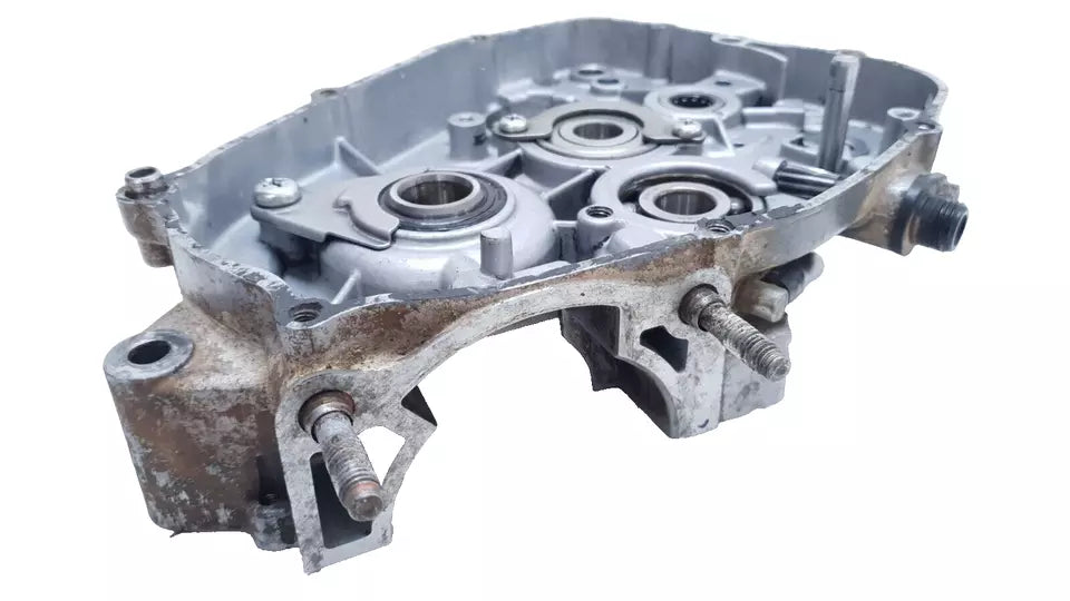 Carter moteur central droit Yamaha DT125LC 1987 n°20 Réf : 10V-15121-02-00