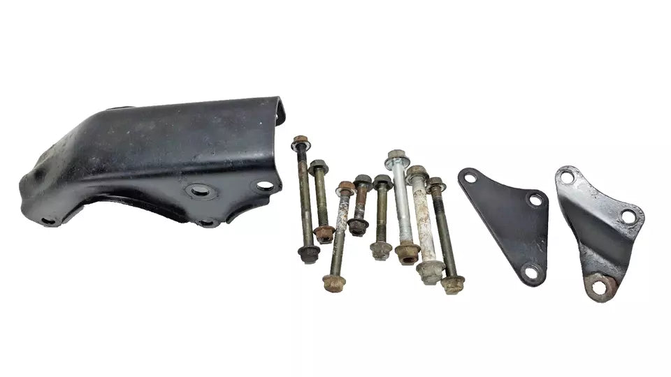 Supports moteur Yamaha YBR 125 2005 Réf : 5VL-F1316-00-00