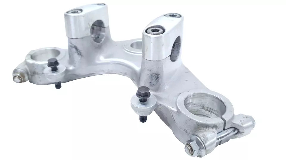 Té de fourche supérieur Honda CM 125 Custom 1986 n°2 Réf : 53231-KB4-000