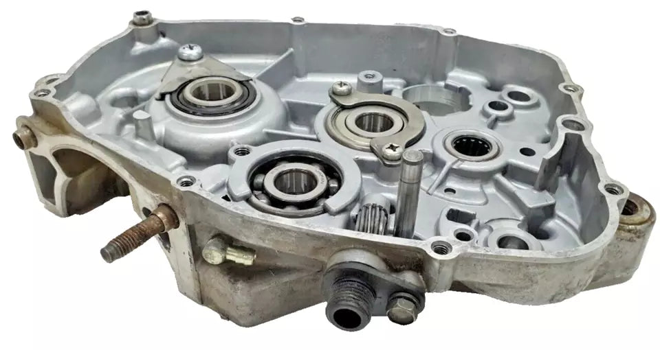 Carter moteur central droit Yamaha DT125LC 1987 n°6 Réf : 10V-15121-02-00