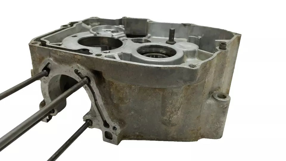 Carter moteur central droit Honda CB125T 1978 Réf : 11100-399-000