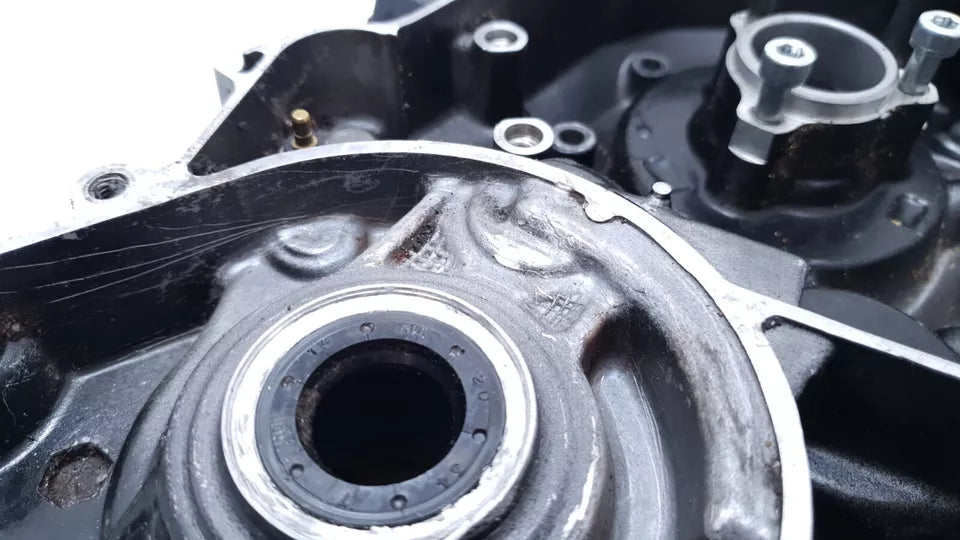 Carter moteur central gauche Honda MTX-R 125 1989 TC02