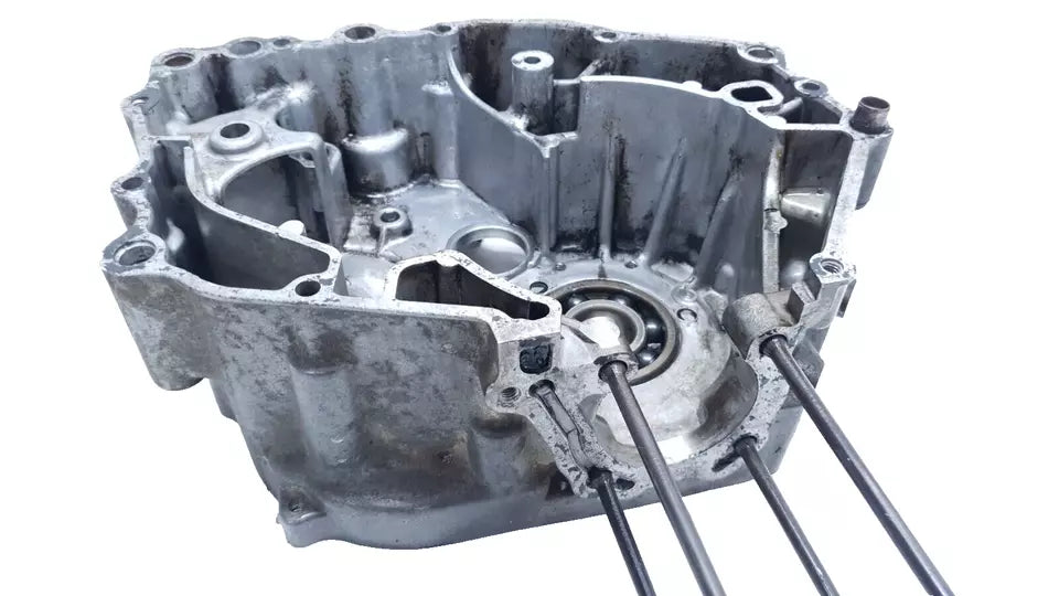 Carter moteur central droit Honda CM 125 T 1981 Réf : 11100-399-000