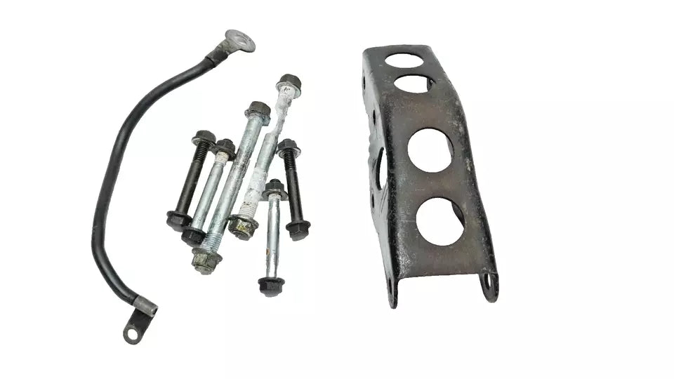 Supports moteur Honda CM 125 Custom 1985 Réf : 50351-KB4-000ZA