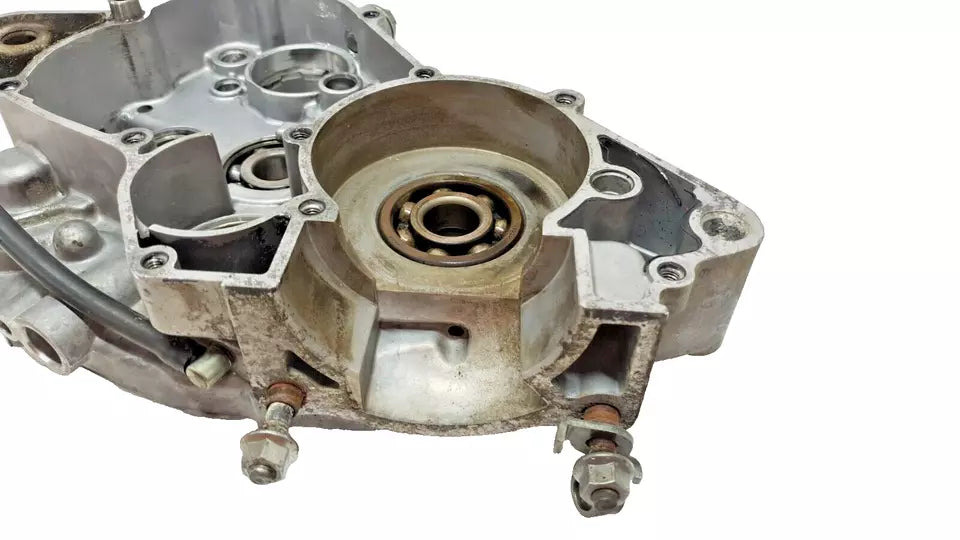 Carter moteur central droit Yamaha DT125LC 1987 n°9 Réf : 10V-15121-02-00