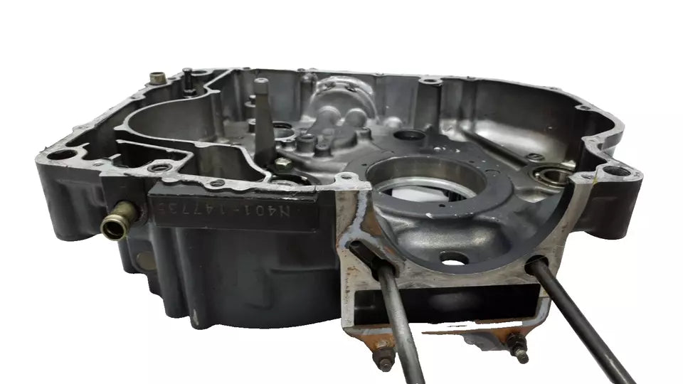 Carter moteur central droit Suzuki 600 DR 1989 Réf : 11300-14A05-000