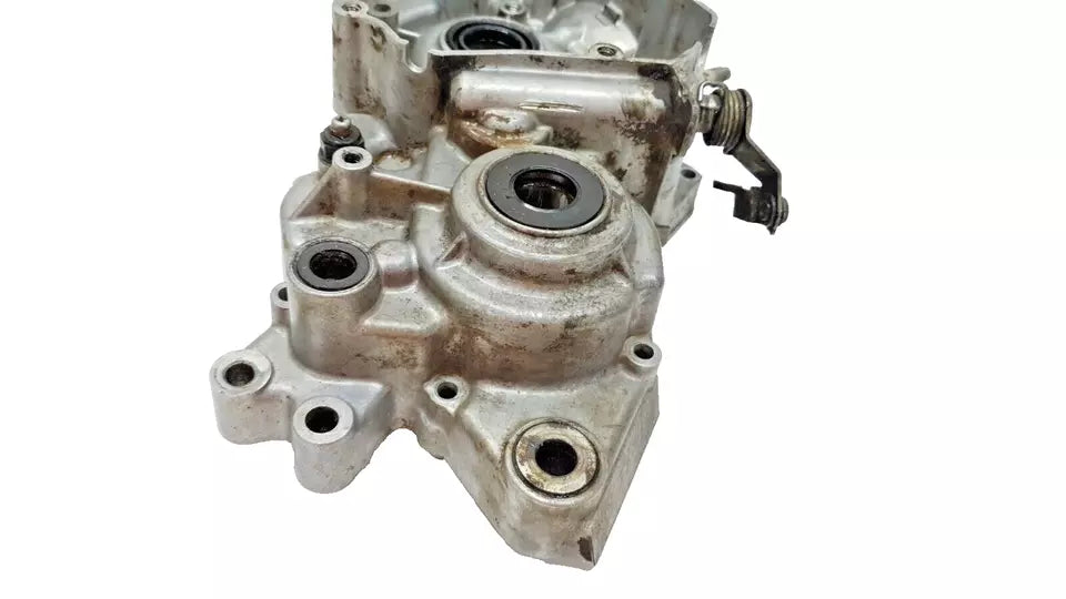 Carter moteur central gauche Yamaha DT125LC 1982 10V