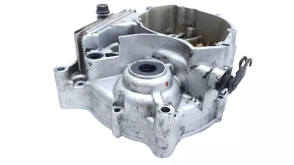 Carter moteur central gauche Yamaha YBR 125 2006 n°3 Réf : 5VL-E5111-10-00