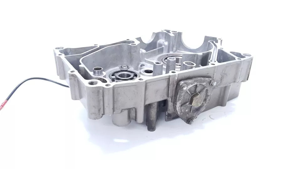 Carter moteur central gauche Hyosung Comet GT 125 2004