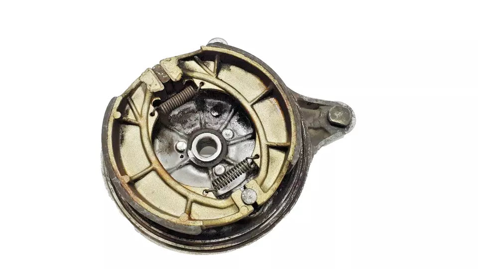 Tambour de frein arrière Suzuki GN 125 2001 Réf : 64210-39115-000