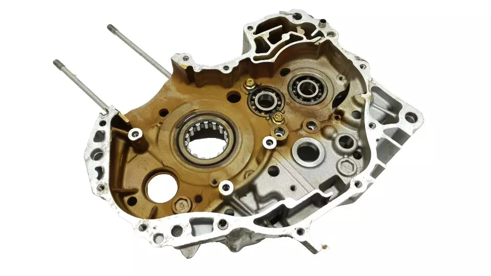 Carter moteur central droit Honda CBF 125 2012 Réf : 11100-KWF-920