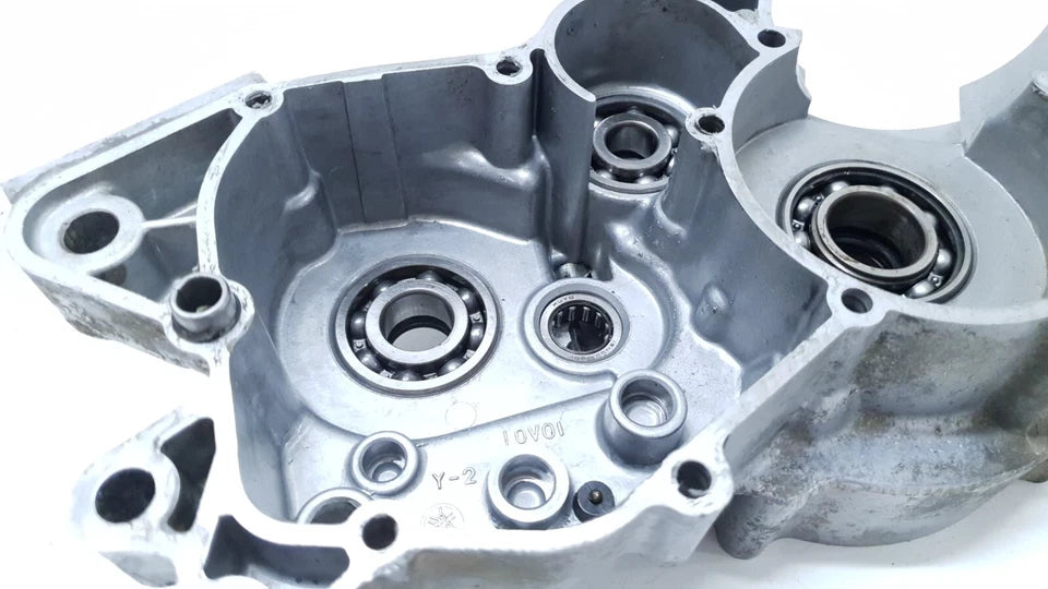 Carter moteur central gauche Yamaha DT125LC 1987 n°21 Réf : 10V-15111-01-00
