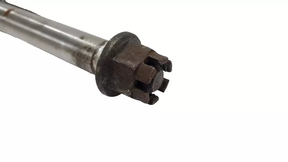 Axe de roue arrière Honda CB125T 1978 n°2 Réf : 42301-304-972