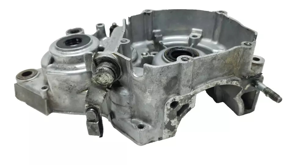 Carter moteur central gauche Yamaha DT125LC 1987 n°10 Réf : 10V-15111-01-00