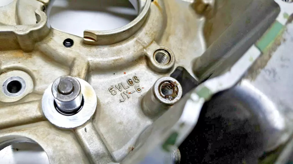 Carter moteur central gauche Yamaha XT125X 2005 Réf : 5HH-E5150-01-00