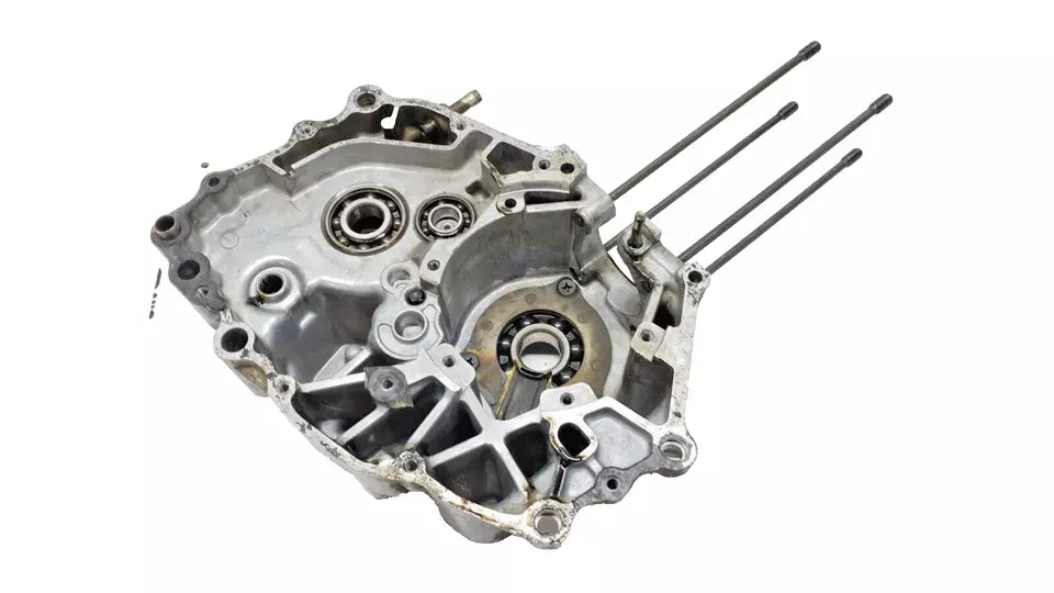 Carter moteur central gauche Honda CM 125 T 1978-1981 N°2 Réf : 11200-399-000