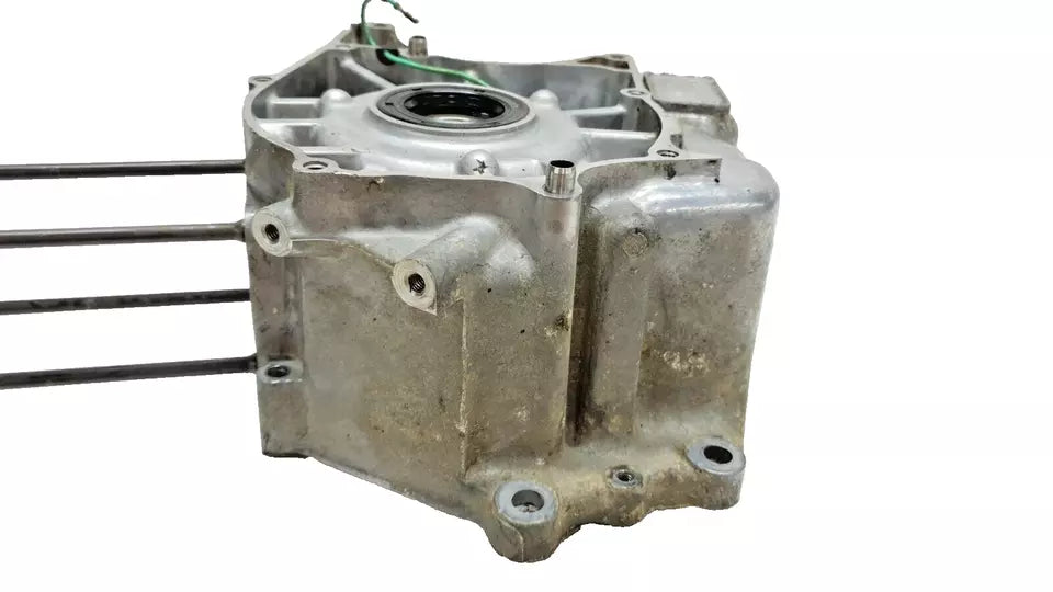 Carter moteur central gauche Honda CM 125 T 1978-1981 n°3 Réf : 11200-399-000