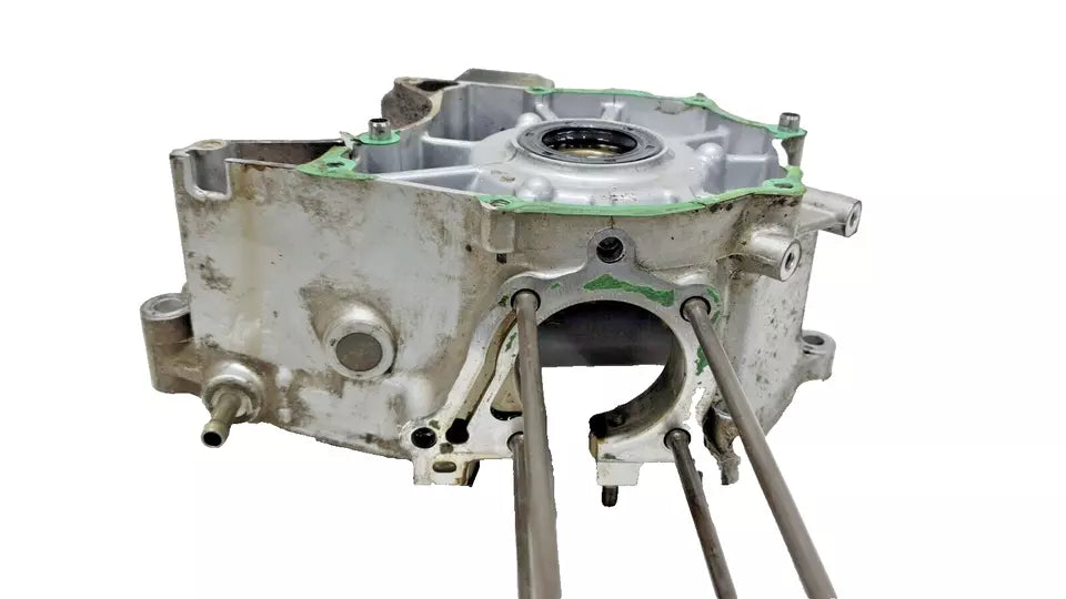 Carter moteur central G Honda CM 125 Custom 1997 Réf : 11200-KC2-770