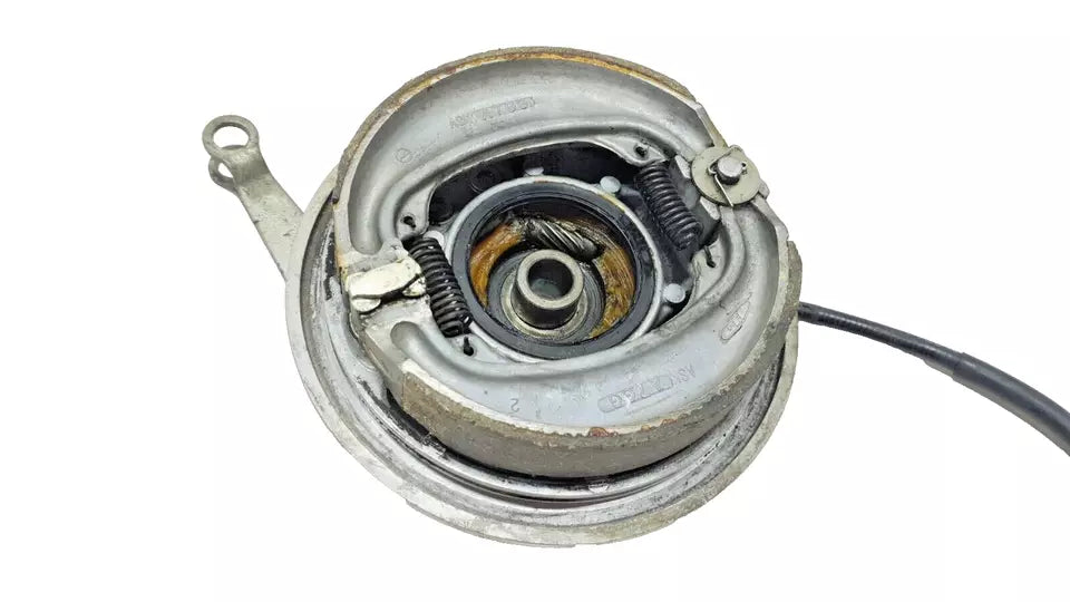 Tambour de frein avant Honda CM 125 T 1978-1981 n°3 Réf : 45010-402-003