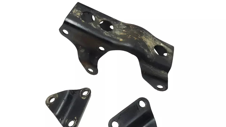 Supports moteur Suzuki GN 125 2001 Réf : 41992-05300-000