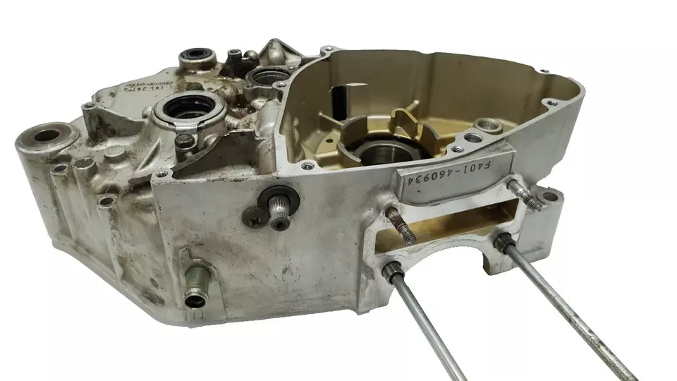 Carter moteur central gauche Suzuki GN 125 2001 Réf: 11300-05303-000