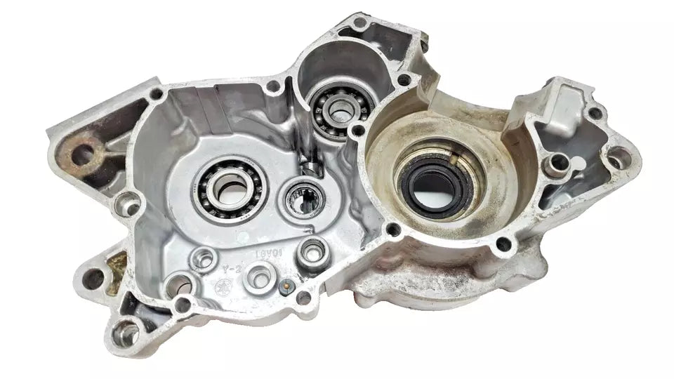 Carter moteur central gauche Yamaha DT125LC 1987 n°9 Réf : 10V-15111-01-00