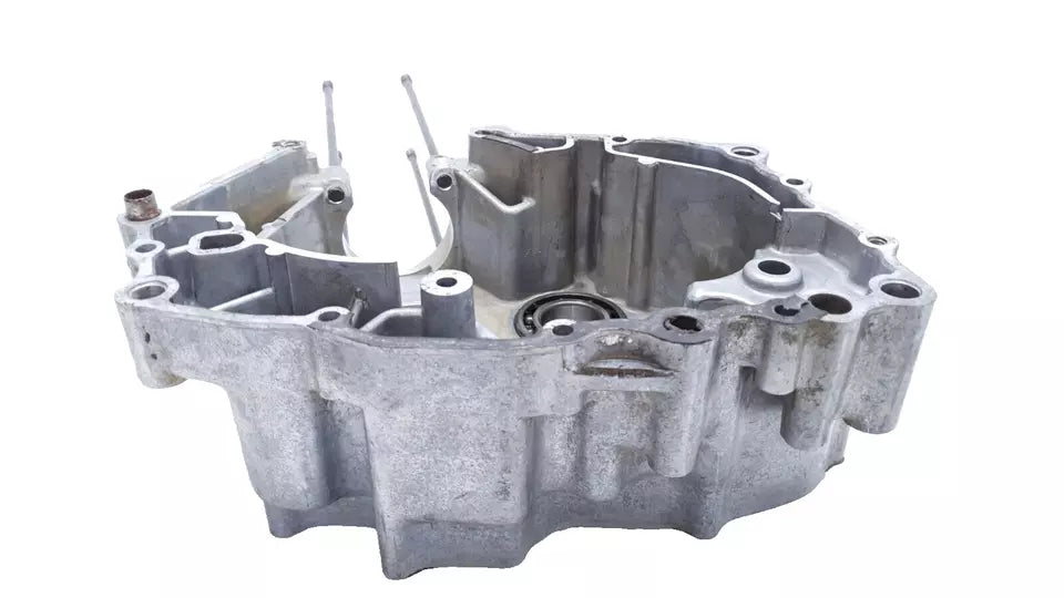 Carter moteur central droit Honda CB 125 T 1980 n°2 Réf : 11100-399-000