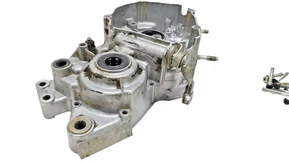 Carter moteur central gauche Yamaha DT125LC 1987 n°5 Réf : 10V-15111-01-00