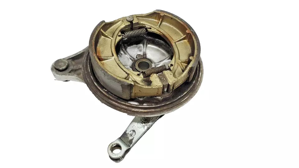 Tambour de frein arrière Suzuki GN 125 2001 Réf : 64210-39115-000