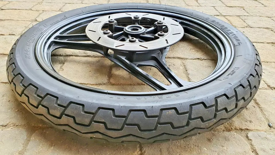 Roue avant Yamaha YBR 125 2005 Réf : 4GU-F5168-10-33