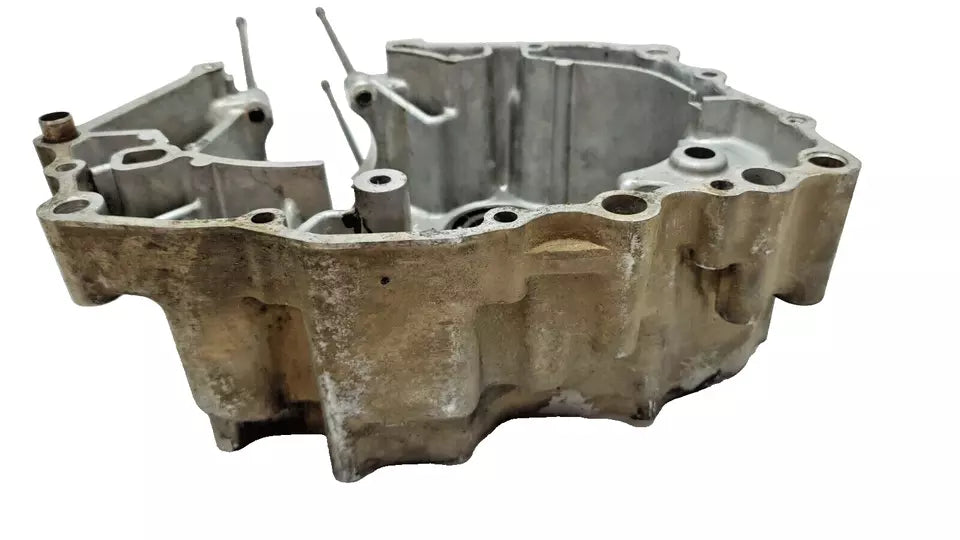 Carter moteur central droit Honda CM 125 T 1978-1981 n°3 Réf : 11100-399-000