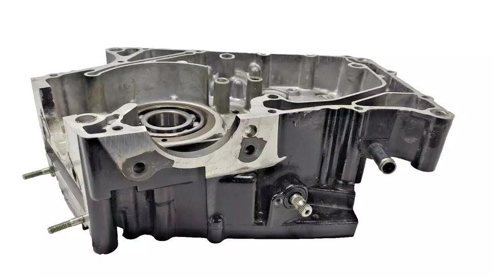Carter moteur central gauche Hyosung Comet GT 125 2011