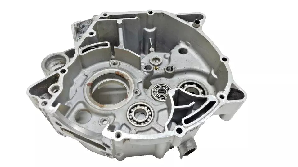 Carter moteur central gauche 1/2 Yamaha XT125R 2005 Réf : 5HH-E5150-01-00