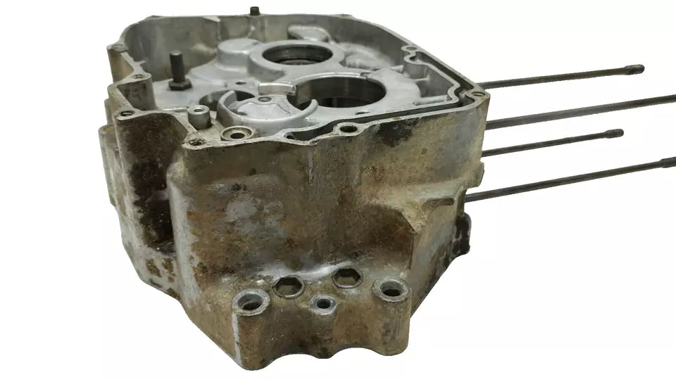 Carter moteur central droit Honda CB125T 1978 Réf : 11100-399-000