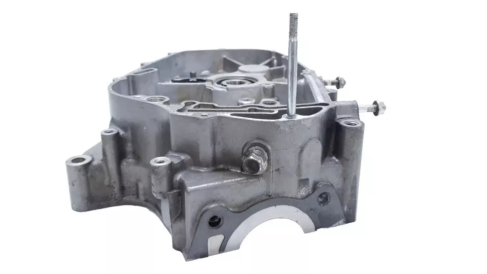Carter moteur central droit Hyosung Comet GT 125 2003 n°2