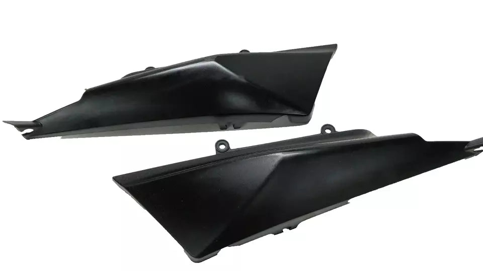Carénages latéraux Yamaha XT125X 2008 Réf : 3D6-F1711-00-00