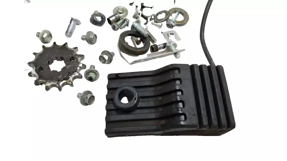 Vis de cadre & pièces diverses Yamaha YBR 125 2011