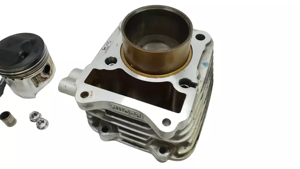 Cylindre & piston 57mm Suzuki GN 125 2001 Réf : 11210-05202-0F0