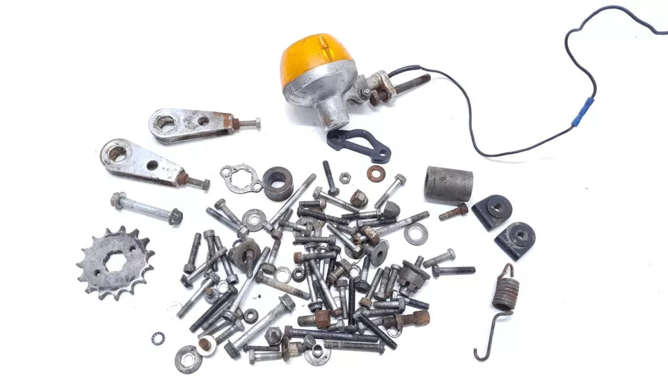 Kit visserie & diverses pièces Honda CB 125 T 1980 n°3