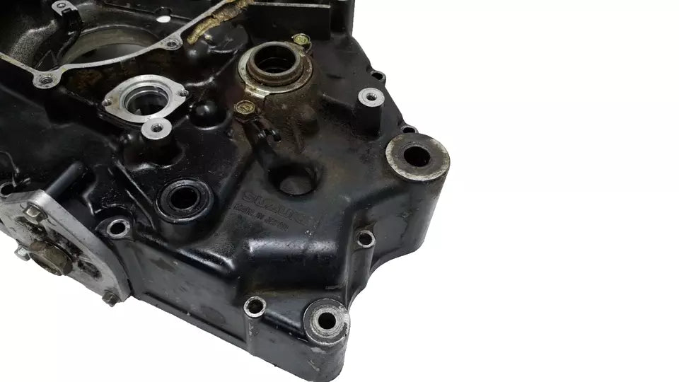 Carter moteur central gauche Suzuki 125 DR 1985 Réf : 11300-42A00-000
