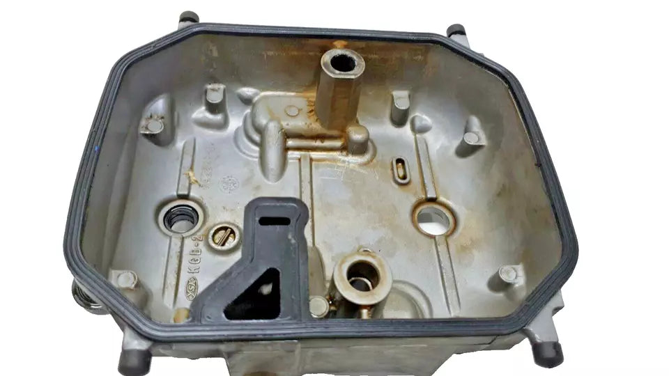 Couvre culasse arrière Honda Varadero 125 2006 Réf 12320-KPC-D20 1/2