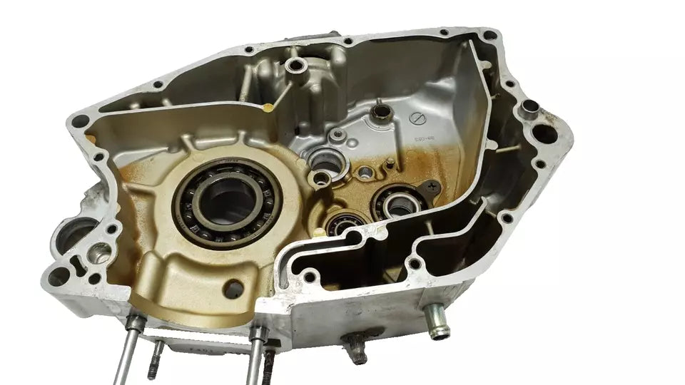 Carter moteur central gauche Suzuki GN 125 2001 Réf: 11300-05303-000