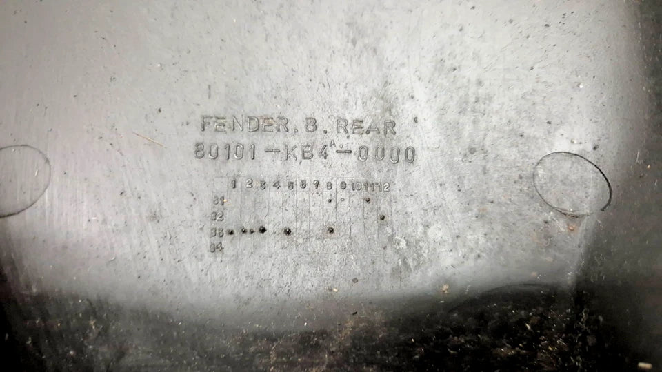 Garde boue arrière noir Honda CM 125 Custom 1995 Réf : 80101-KB4-000